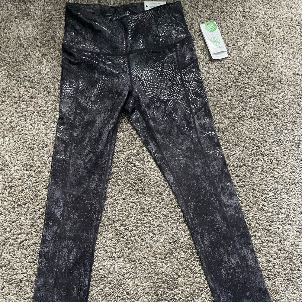 NWT XS Gaiam leggings